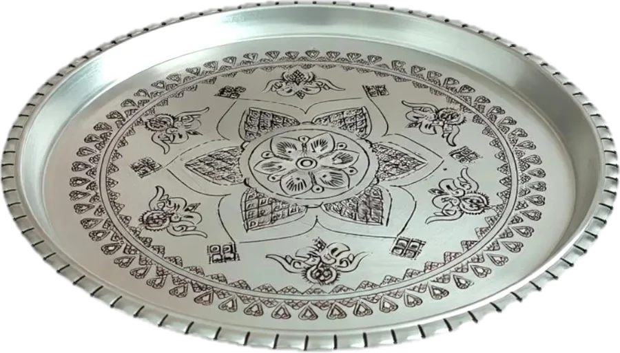 Serving tray, 30 cm, hand-engraved